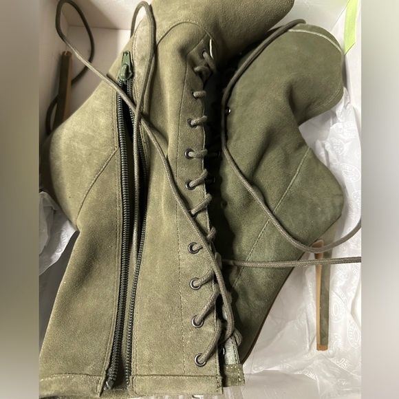 Steve Madden olive green suede heel - Picture 2 of 5